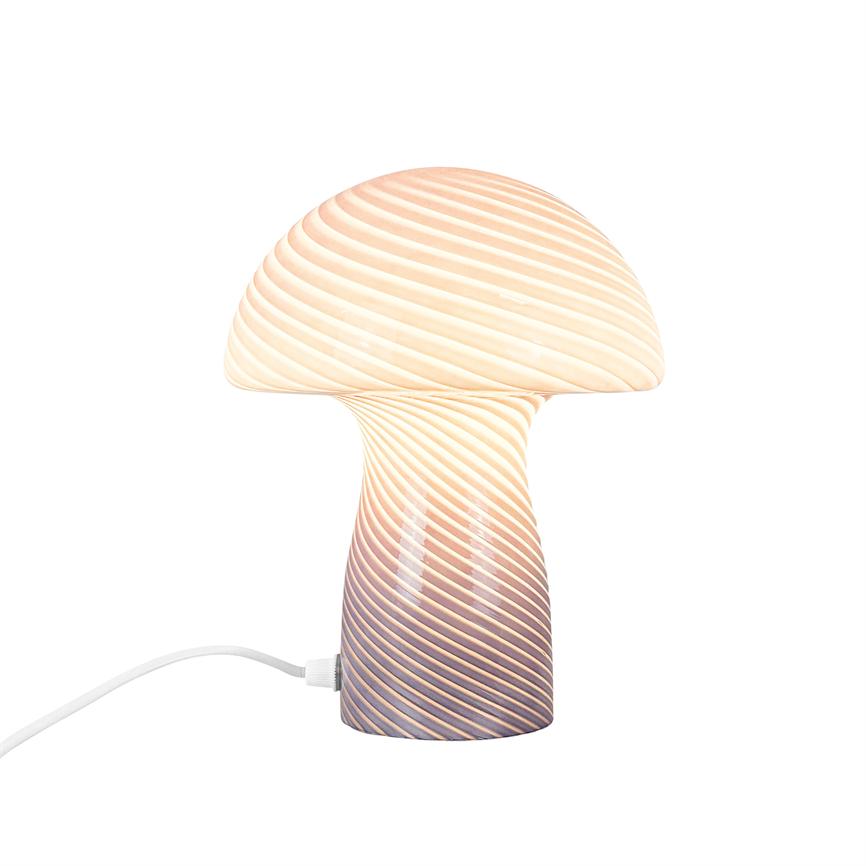 Svampeformet bordlampe udsender varmt, diffust lys; har spiralribbede creme-til-lilla glaserede glasoverflader og en hvid ledning, placeret mod en enkel, hvid baggrund.
