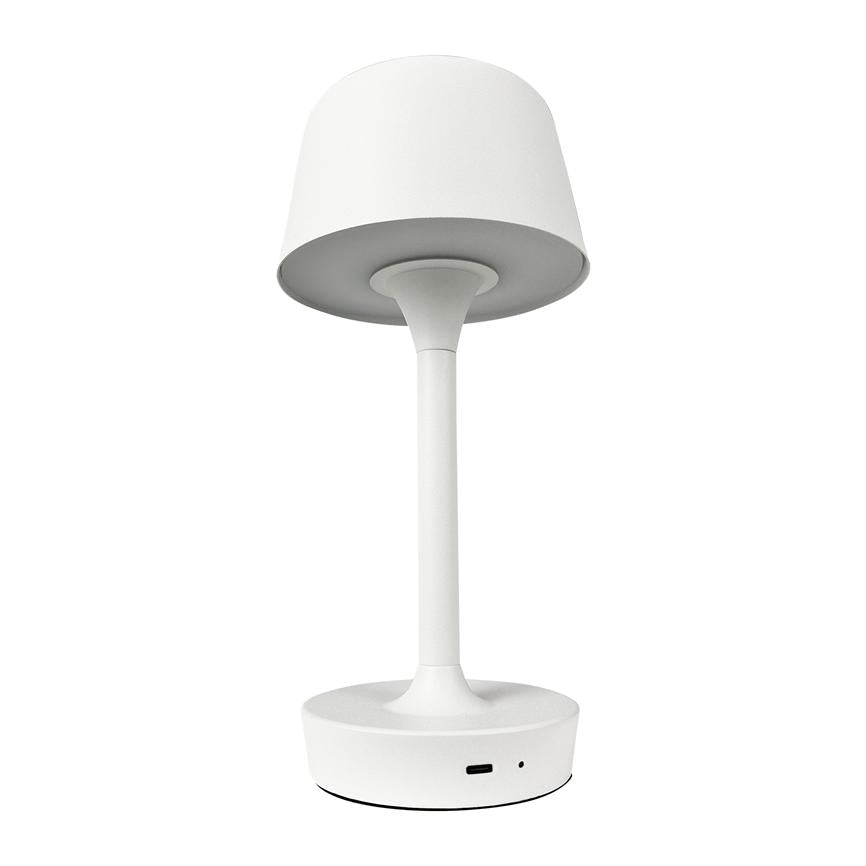 Hvid bordlampe står oprejst med cylindrisk skærm, slank stang og rund bund med USB-C-port, mod en ensartet hvid baggrund.
