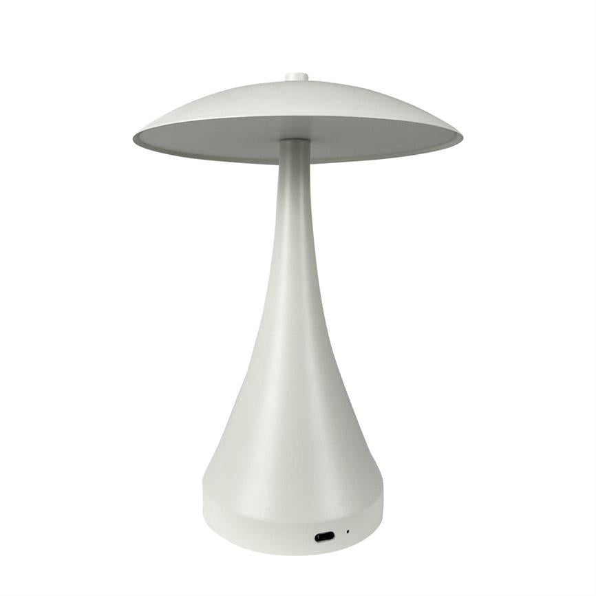 Hvid bordlampe med svampelignende skærm står oprejst; slankt, kegleformet skaft forbinder skærm og fod, med USB‑C-port i bunden. Enkelt, moderne design på neutral hvid baggrund.