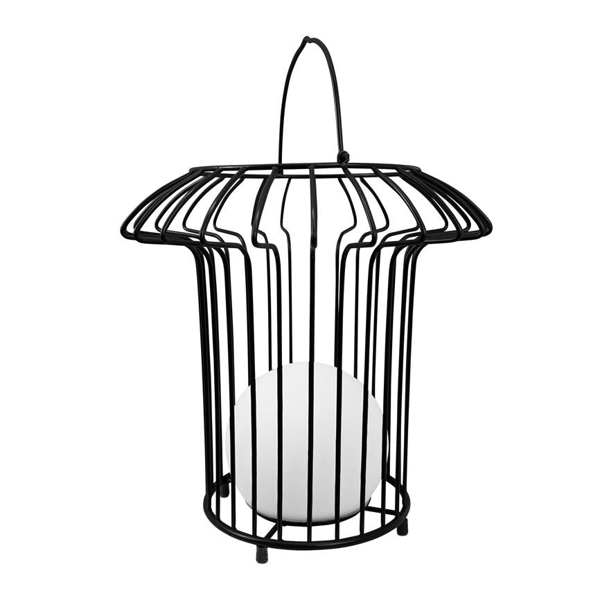 Et sort, trådburet lanternelignende metalbur indeholder en hvid rund kugle, hængende i en øsken og placeret mod en ensartet hvid baggrund.