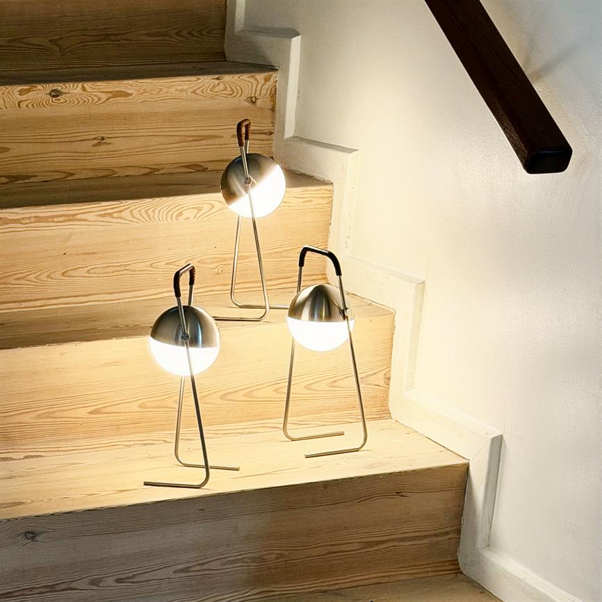 Mova LED Genopladelig Bordlampe - Sort