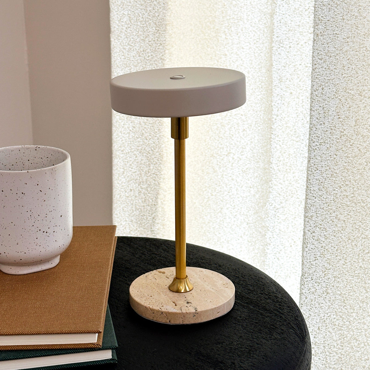 Moonlight LED Mini Genopladelig Bordlampe - Beige/Travertin